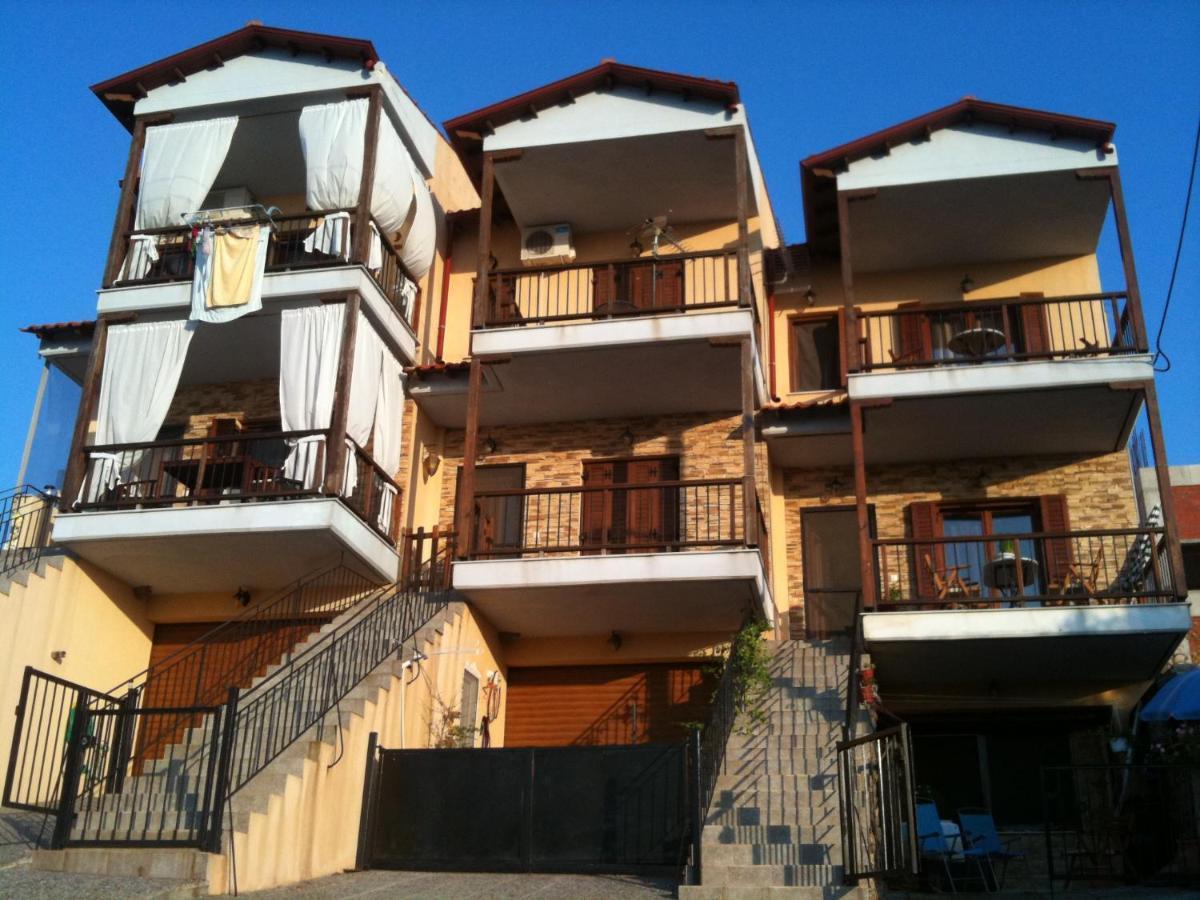 Apartamento Μεζονετα Nea Roda Exterior foto