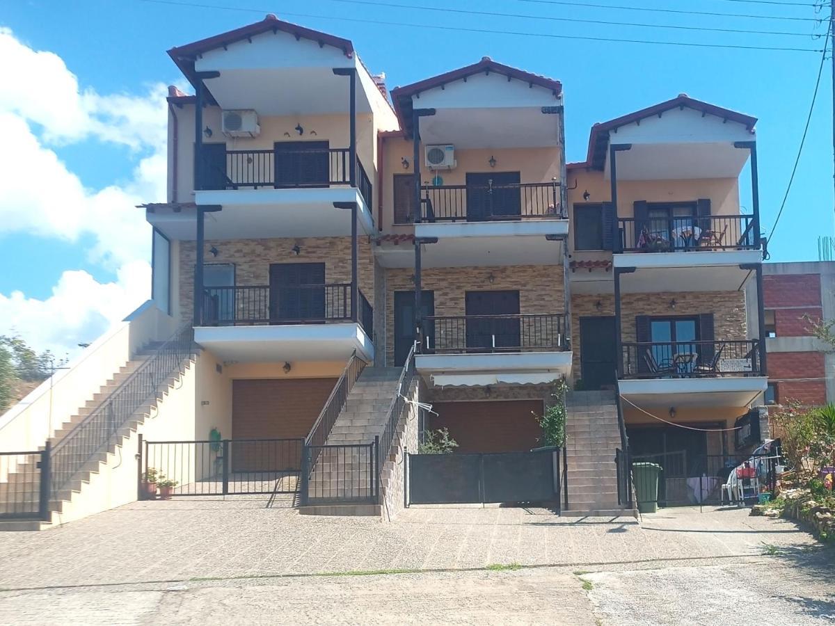 Apartamento Μεζονετα Nea Roda Exterior foto